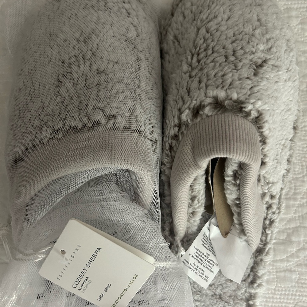 NWT POTTERYBARN COZIEST SHERPA SLIPPERS LARGE